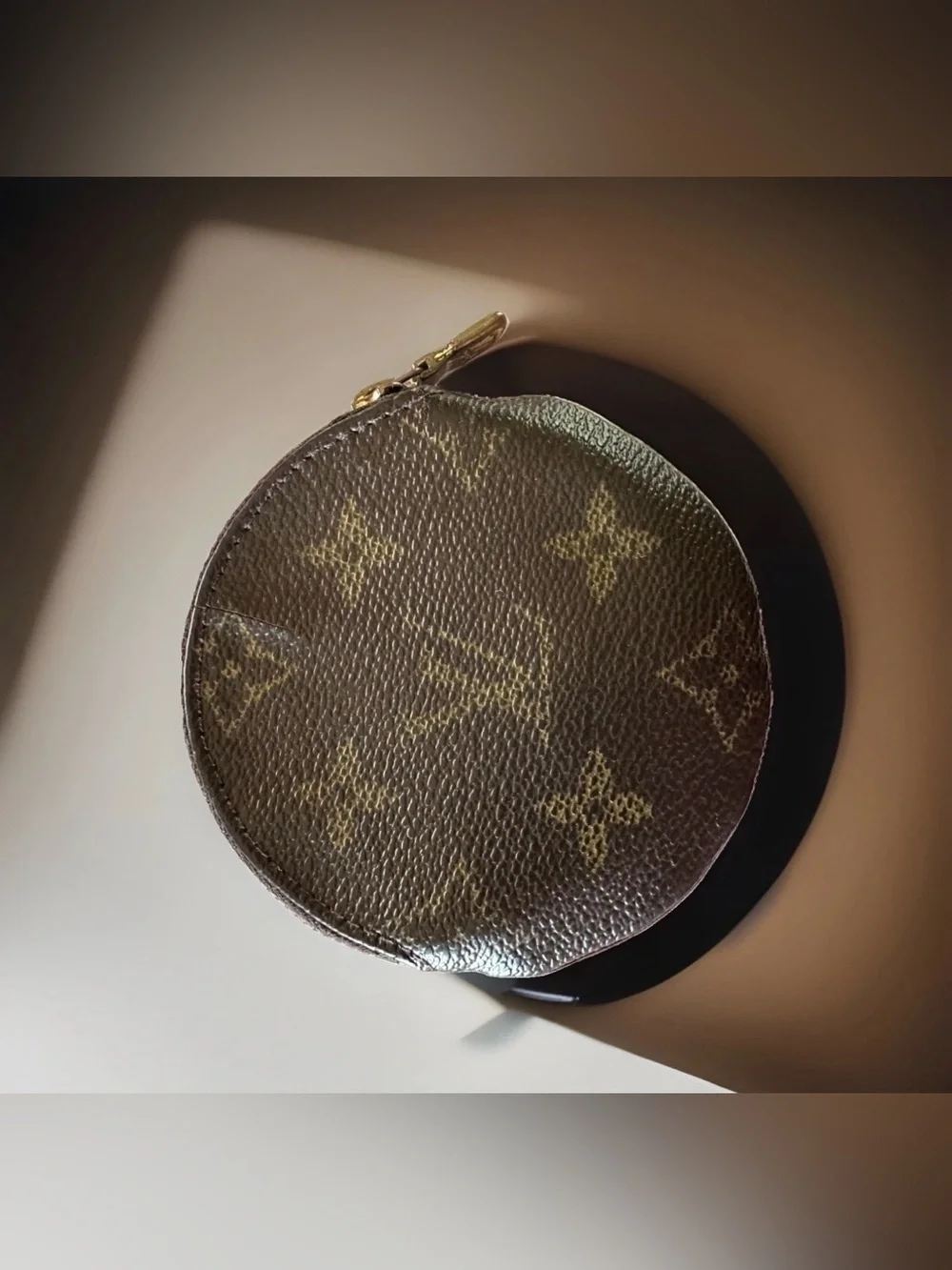 Louis Vuitton Round Coin Pocket Pouch in Monogram